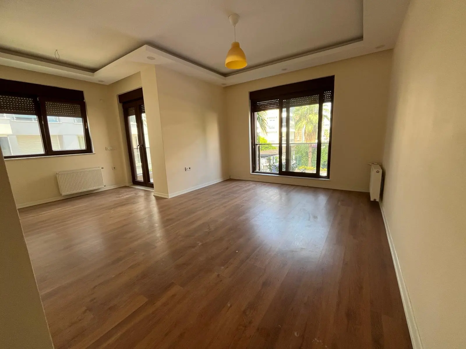 Spacious lounge